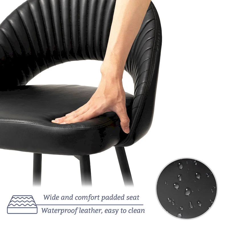 Tabourets de bar modernes en similicuir matelassé avec pieds effilés — Disponibles par 4 ou par 6