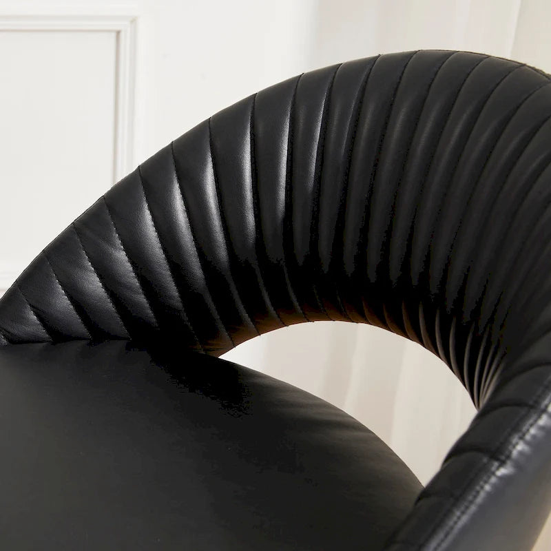Tabourets de bar modernes en similicuir matelassé avec pieds effilés — Disponibles par 4 ou par 6