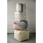 Pouf carré en toile rayée — Repose-pieds polyvalent et siège d'appoint