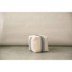 Pouf carré en toile rayée — Repose-pieds polyvalent et siège d'appoint